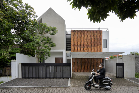 Griyoase House