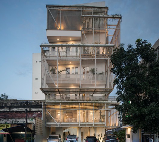 Lenora Hotel