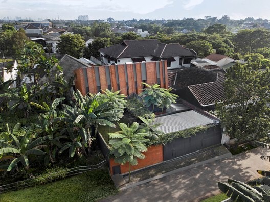 Rumah Guntur House