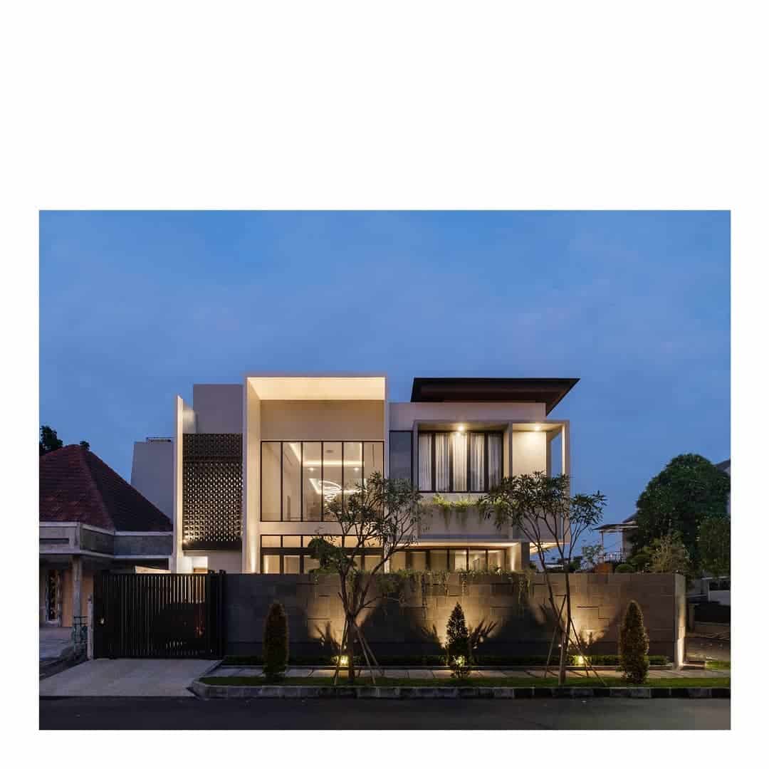 FJ House