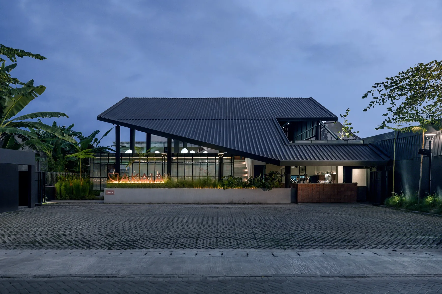 AKAIA Eatery
